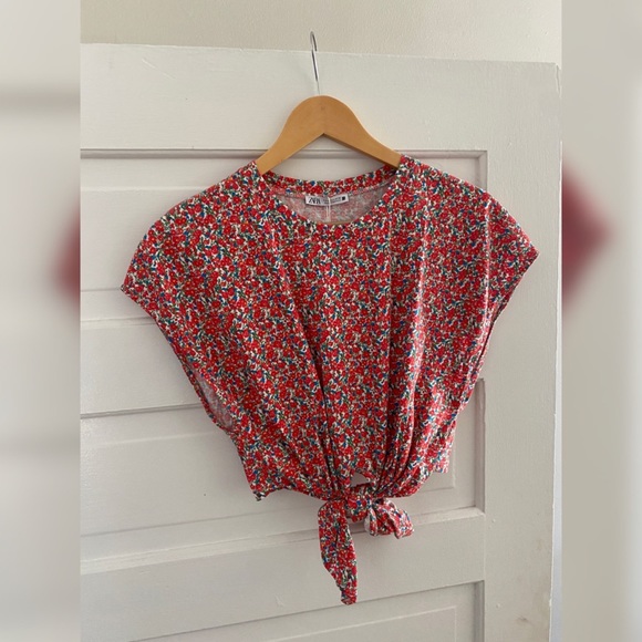 Floral Knotted Top NWT - Picture 3 of 4